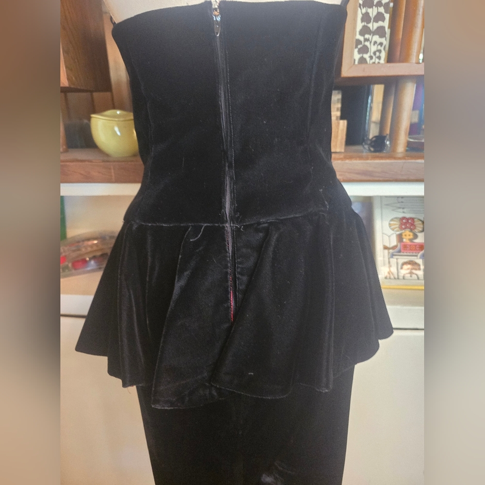A.J. Bari 80s Vintage Elegant Black Velvet Strapless Peplum Dress - Picture 5 of 7